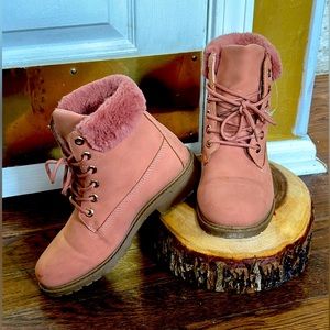 Cute Pink Boots with Fur Collar